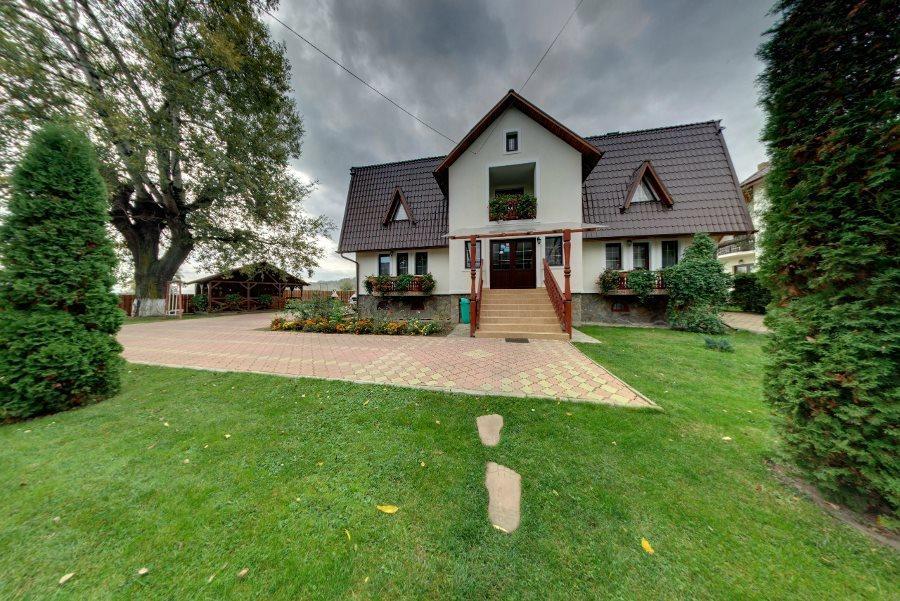 Pensiunea Cabana Soimul Comăneşti エクステリア 写真